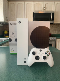 Xbox series 1S and controller For sale. 