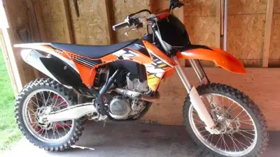 Selling my 2013 KTM SX-F 350, great shape well maintained. 3100 o.b.o