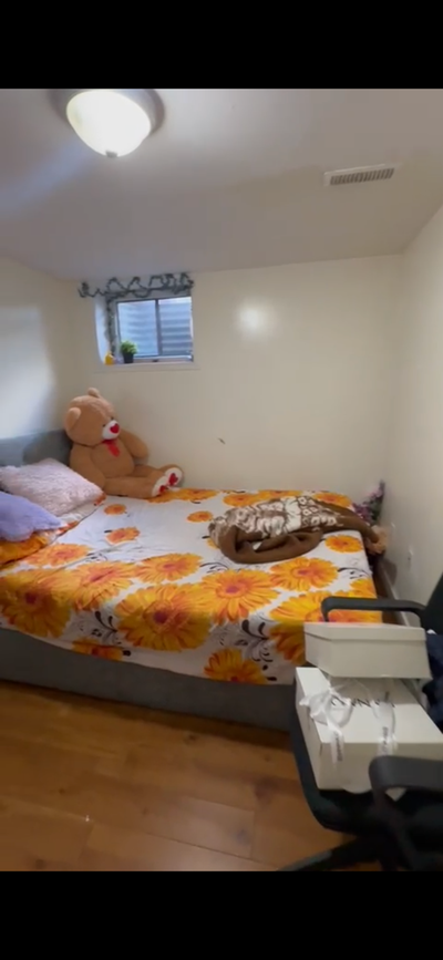 Location! Good location! A basement bedroom is available from May. 1st 2026, 2 minutes’ walk to Finc...