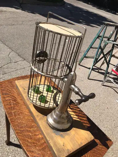 PARKER PICKERS - This VERY RARE rolling carnival dice game is just too big and heavy to ship so pick...