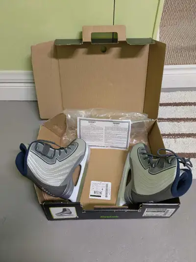 Reebok FIGURE SKATES WomensFigure Skates size 6, View more