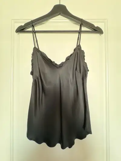 Aritzia tank tops - size XS, View more