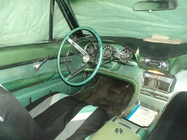 1961 THUNDERBIRD in Classic Cars in Gatineau - Image 8