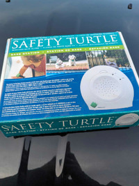 Pool turtle safety alarm