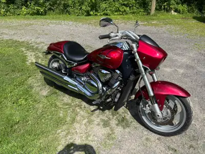 Suzuki Boulevard M90 2009, 1500 CC, 52000 KM. Le moteur a été remplacé l’an dernier par un moteur de...