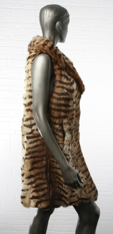 Rare-veste de lapin teint tigre grandeur medium et large dans Femmes - Hauts et vêtements d'extérieur  à Lévis - Image 3
