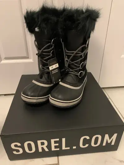 Brand new in box, Joan of arctic size 2 Sorel boots in black, retail 144 plus tax