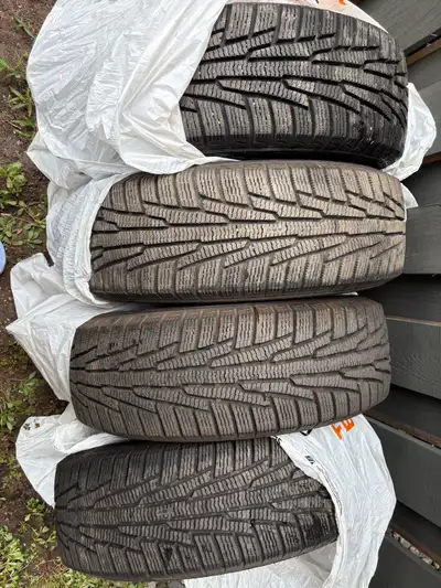 Nokian Winter Tire in excellent condition. Roughly about 90% with lots of thread remaining. 195/65/1...