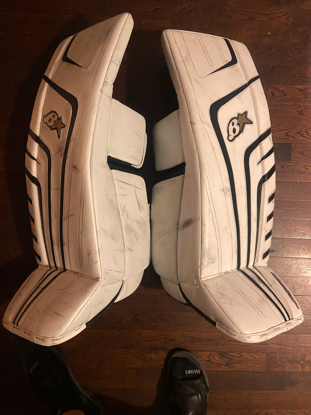 Brian’s Optik 9.0 Goalie Intermediate pads -32+1 in Hockey in Edmonton - Image 2