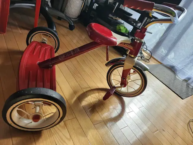 Radio Flyer Tricycle  in Kids in City of Toronto - Image 5