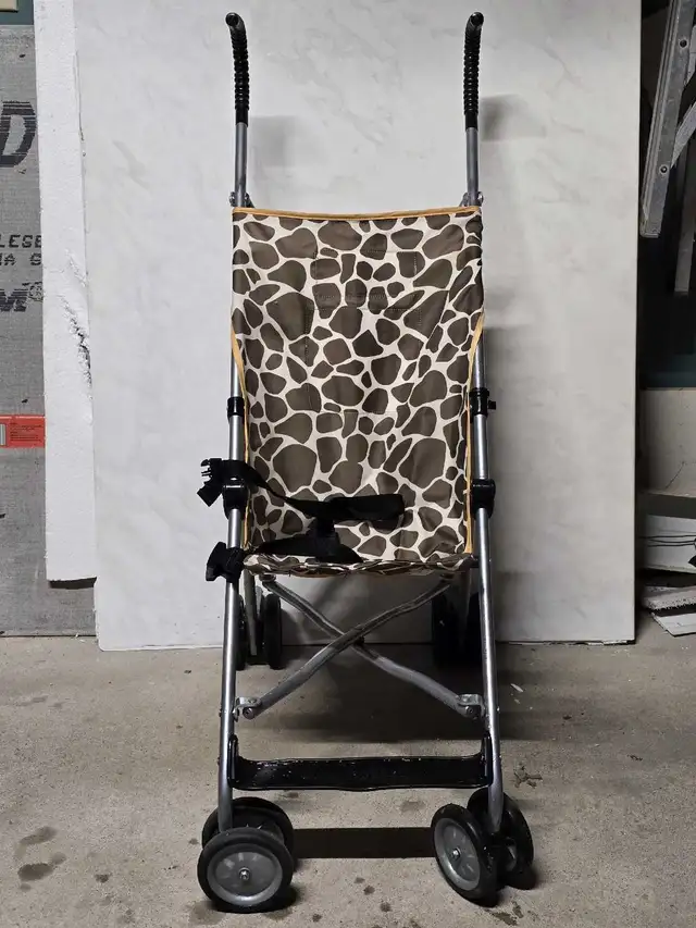 Umbrella stroller Toys R Us in Strollers, Carriers & Car Seats in Mississauga / Peel Region - Image 4