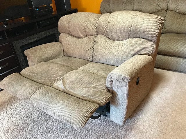 La Z Boy Couch and Love Seat in Couches & Futons in Red Deer - Image 4