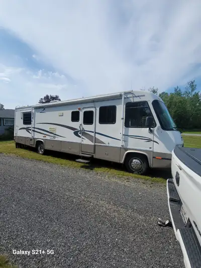 2000 Georgie Boy motorhome only 37000 miles great shape. motorhome has 2 slides for spacious layout...