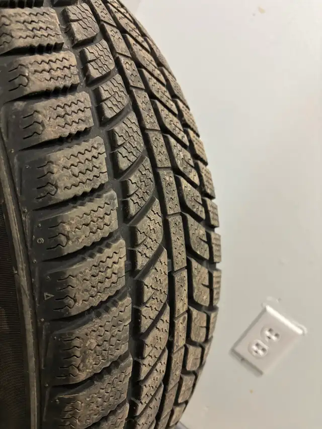 Pneus d’hiver Dynamo Dynapro Winter 225/65R17 | Tires & Rims | City of ...