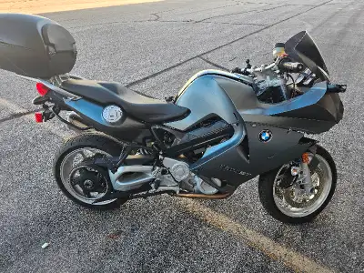 Project bike, with 45609km on it Cosmetic damage only has Factory Saddle bags and top bag Both Keys,...