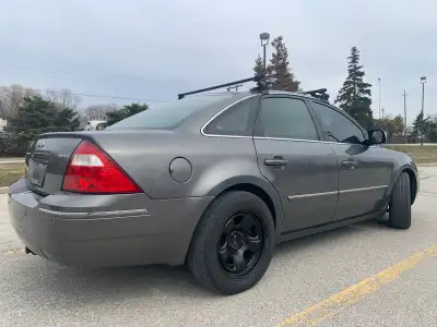 2006 Ford Five Hunderd Limited FWD Low milage 182.000km In very good condition inside and outside Un...