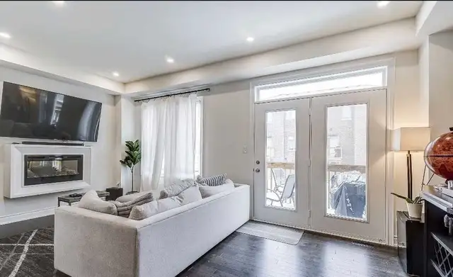 Waterdown house63611989404803122