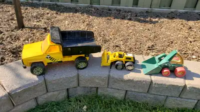 Classic Steel Tonka Dump Truck 13.5" long 7" high Small Tonka plastic front end loader 6 3/4" long 2...