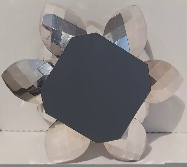 Lotus Mirrored Crystal Glass Votive Candle Holder w/Candle EX in Home Décor & Accents in City of Montréal - Image 11