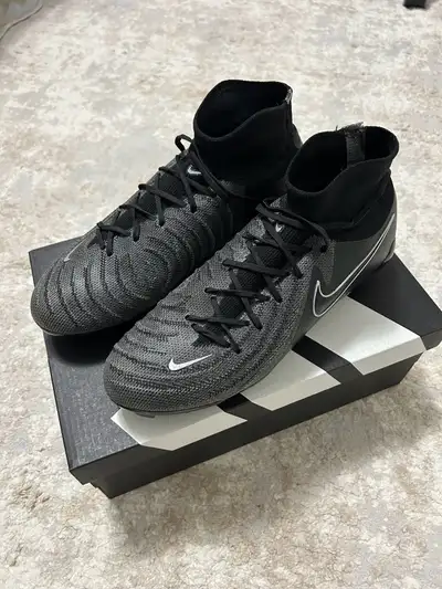 soccer cleats, View more