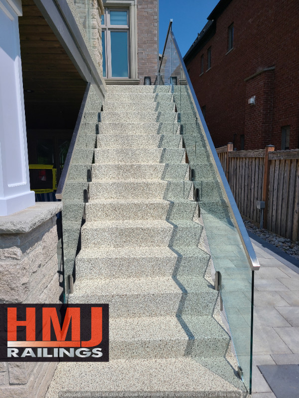 Sleek Aluminum & Glass Railings., Maintenance Free Design-HMJ in Decks & Fences in Markham / York Region - Image 3