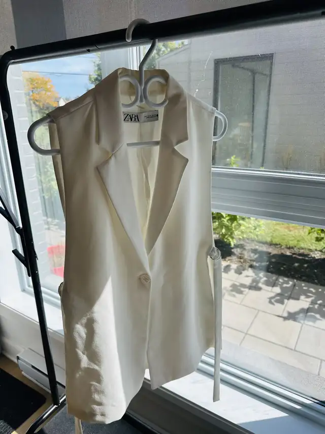 Women’s clothing in sizes S and M … everything $5 and $10 in Women's - Dresses & Skirts in Longueuil / South Shore - Image 9