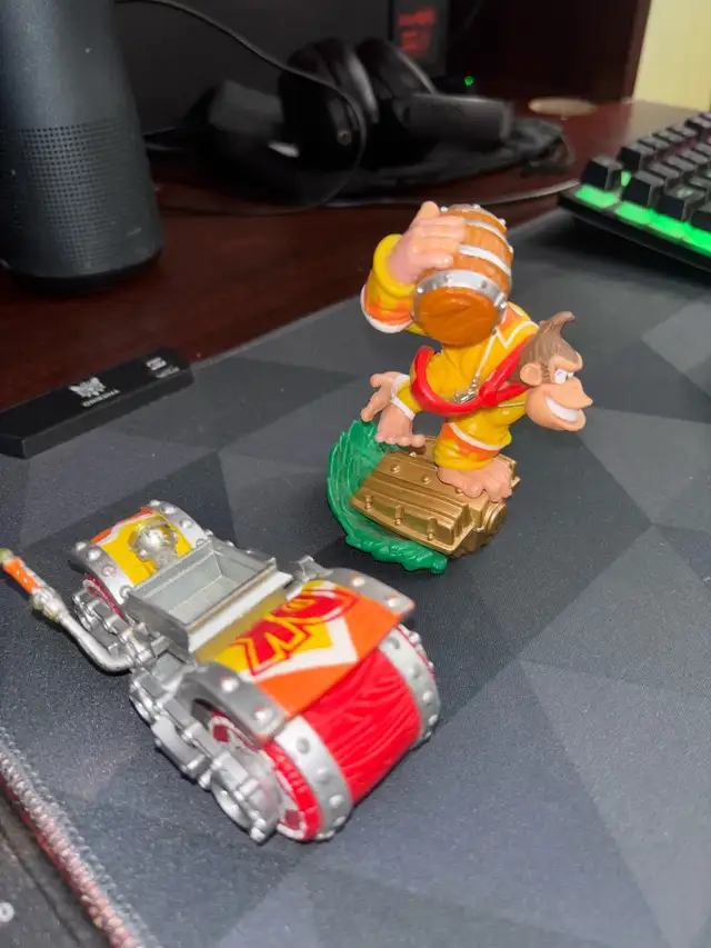 Nintendo AMIIBO + Disney Infinity Figure Collection in Toys & Games in London - Image 4