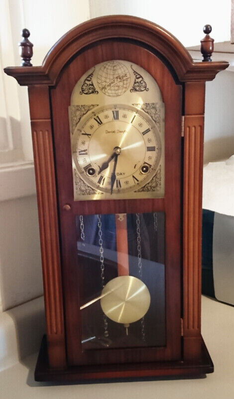 Vintage Daniel Dakota 31 Day Wind-Up Wall Clock in Arts & Collectibles in Oshawa / Durham Region