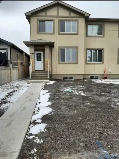 Brand new home. 2500 with utilities payed. We do not allow pets. Close to west Edmonton mall and nea...