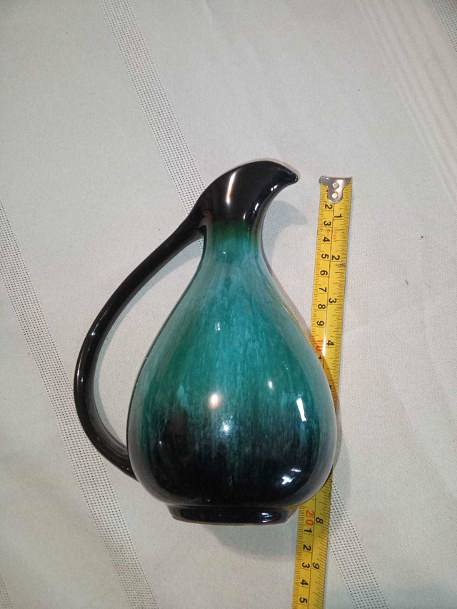 Blue mountain pottery pitcher 7 1/4 in.high.  in Arts & Collectibles in Yarmouth