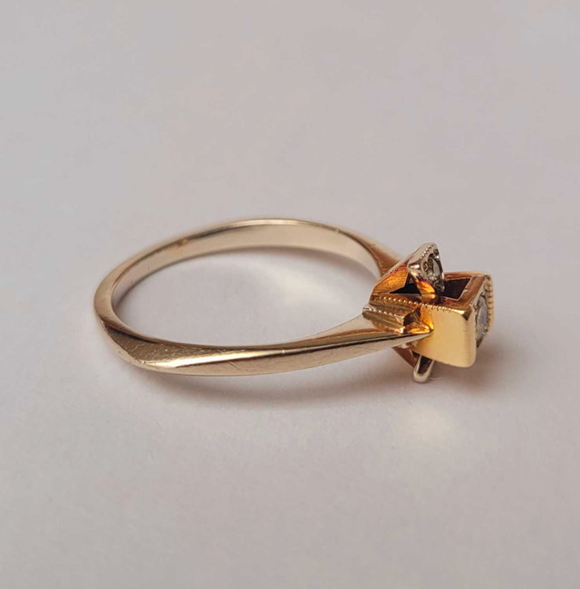 3.3 Gram 14K Gold Ring with 3 Diamonds 0.23ct Total. Appraised.  in Jewellery & Watches in Bedford - Image 2