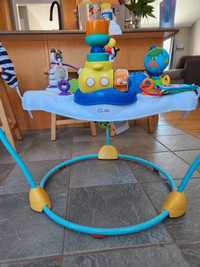 Exersaucer / Baby jumper - Like new
