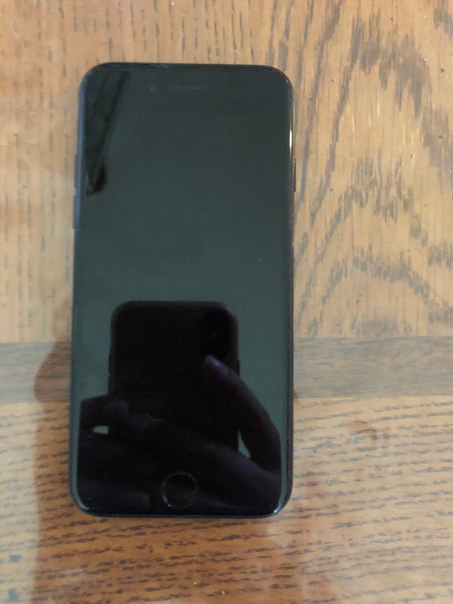 iPhone 7, 128g  POUR PIÈCE  dans Autre  à Sherbrooke - Image 4
