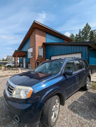 Reliable honda pilot for sale! BC registered! -Back up camera -4 wheel drive -Heated seats - extreme...
