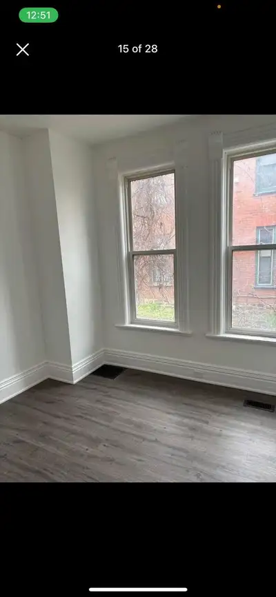 A room is available in a shared house with air conditioning, heating, 6 bedrooms (including this one...