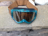 various ski snowboard snow goggles like new anon, scott, oakley