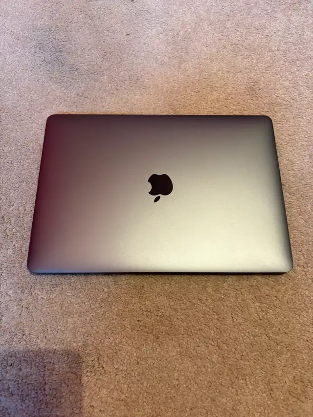 13-inch MacBook Pro - Space Grey in Laptops in Oakville / Halton Region - Image 4
