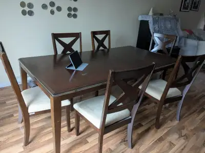 Dining Table and 6 Chairs/Table et 4 chaises, View more