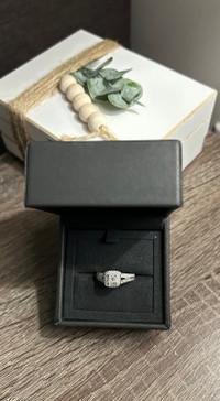 14KT White Gold Ladies Diamond Vera Wang Engagement Ring