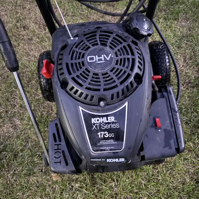 Nice little pressure washer. Not sure of the exact output on thi in Power Tools in Kawartha Lakes - Image 4