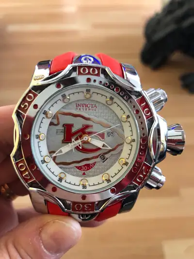 NFL Kansas City Watch $100 firm New never been used Located in Falconridge NE