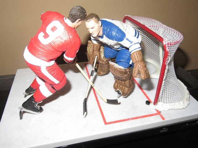ONE LEFT-GORDIE HOWE vs BOWER WITH NET!  AWESOME! in Arts & Collectibles in Calgary