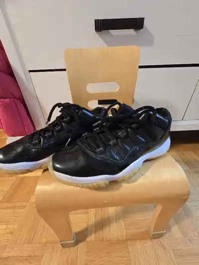 Jordan 11 low size 8.5, View more