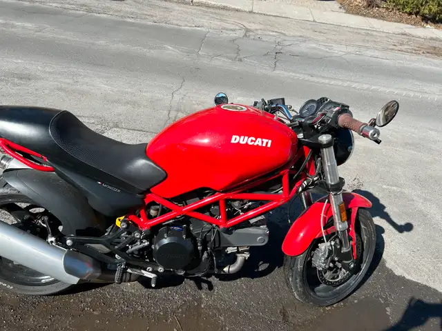 Ducati monster 695 2007  in Street, Cruisers & Choppers in City of Montréal - Image 2