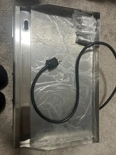 Brand new Omcan 30” Electric Grill. Purchased for my restaurant but chose to go in a different direc...