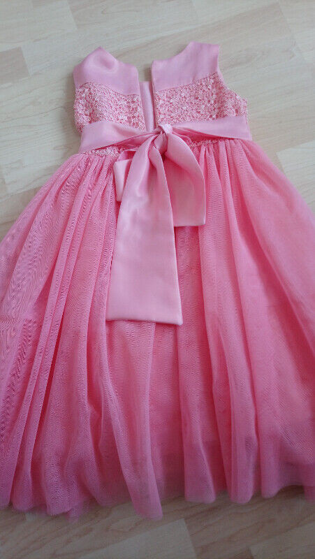 girl's party dresses size 4 - 5 in Kids & Youth in City of Toronto - Image 4