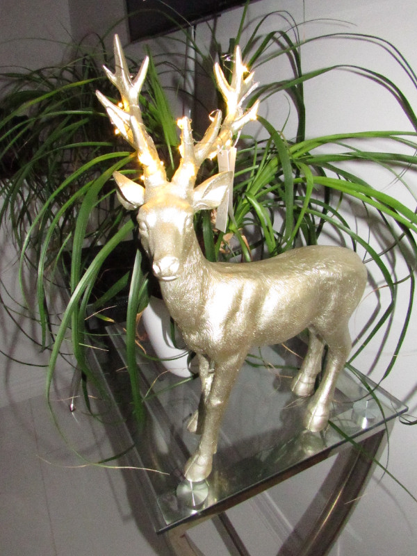 SILVERGLOW LED LIGHTED DECOR GOLDEN HOLIDAY DEER in Holiday, Event & Seasonal in Cornwall - Image 2