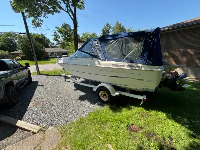 2002 Bayliner Capri 21.5ft cuddy cabin with 5.0l mercury engine. Comes with trailer Great boat for b...