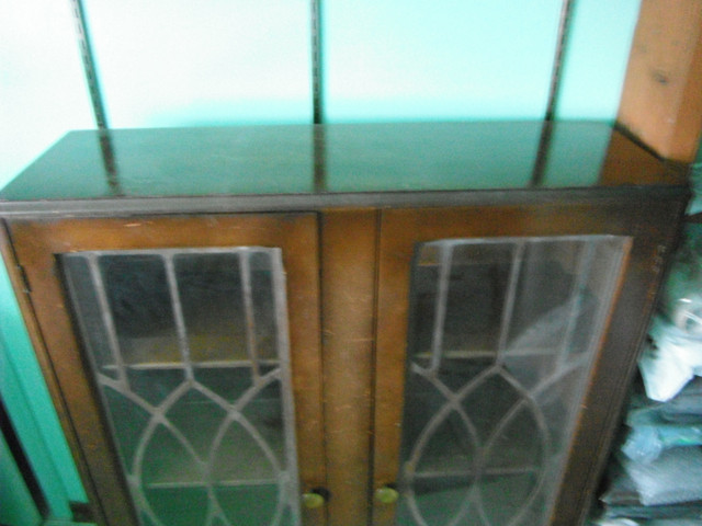 Vintage Dining Room China Cabinet in Hutches & Display Cabinets in City of Toronto - Image 4