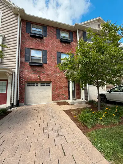 75-1040 Coronation drive London Ontario for Rent $2500